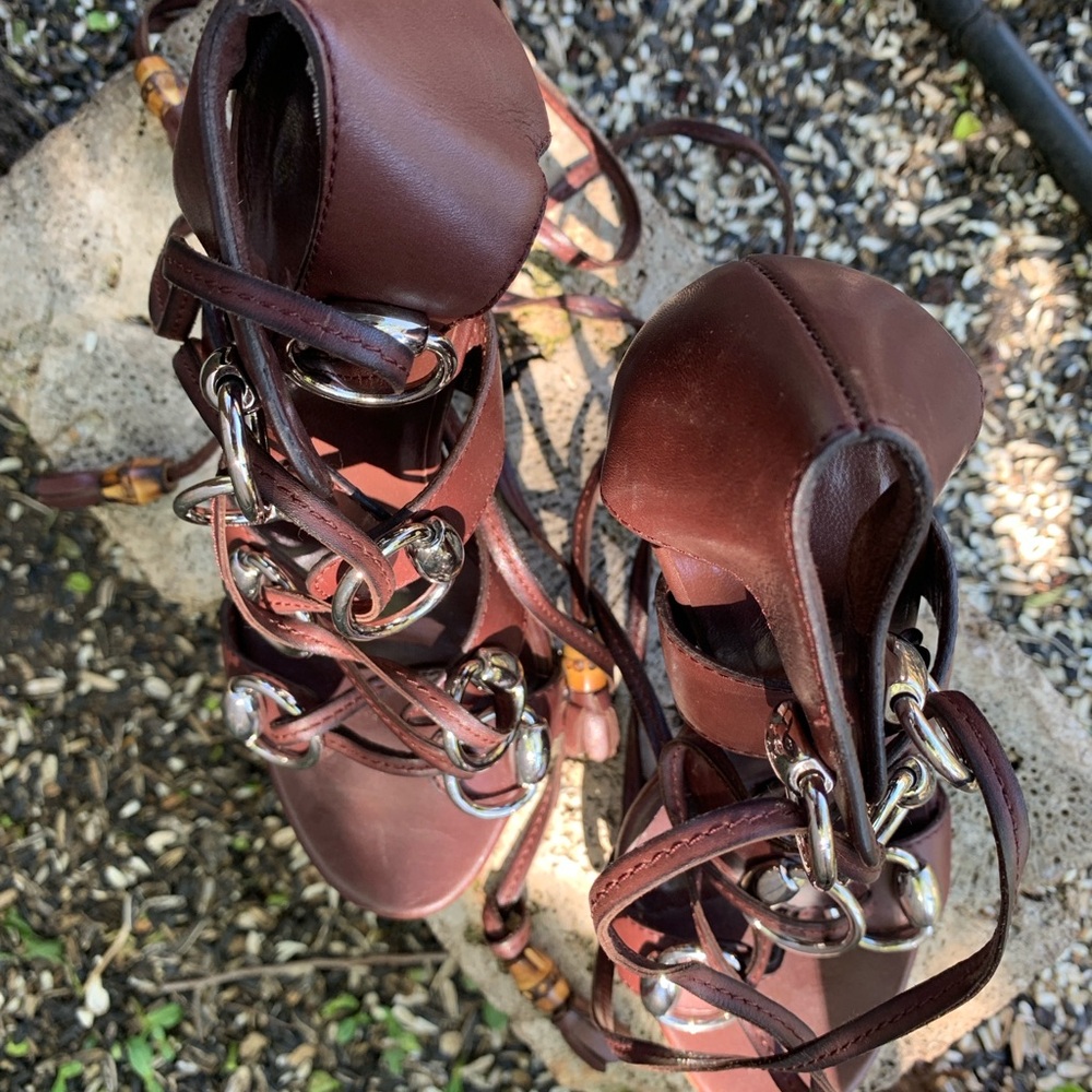 Gucci Brown High-Heeled Sandals with Strappy Design - Picture 6 of 14